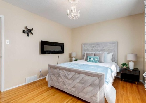 425 Woodland Crescent Se, Calgary, AB 