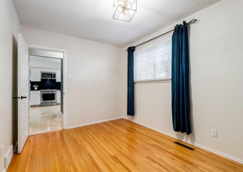 425 Woodland Crescent Se, Calgary, AB 