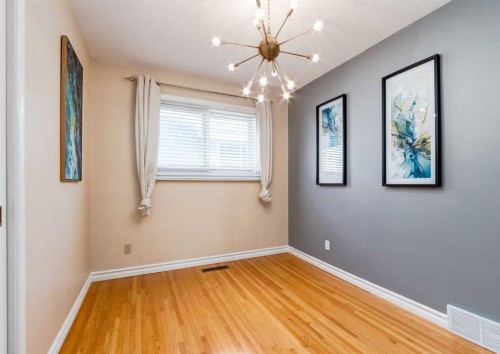 425 Woodland Crescent Se, Calgary, AB 