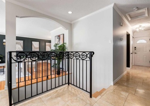 425 Woodland Crescent Se, Calgary, AB 