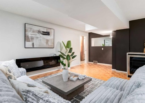 425 Woodland Crescent Se, Calgary, AB 
