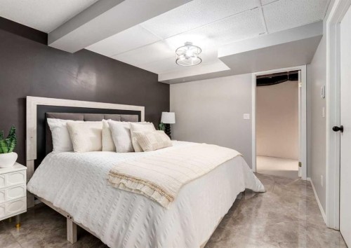 425 Woodland Crescent Se, Calgary, AB 