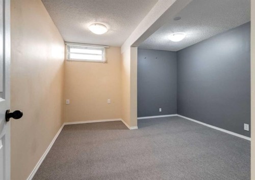 425 Woodland Crescent Se, Calgary, AB 