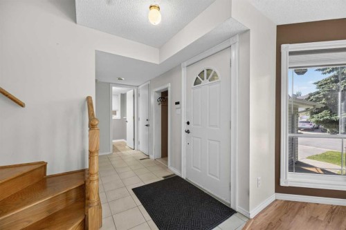 75 Everglade Drive Se, Airdrie, AB - Indoor Photo Showing Other Room