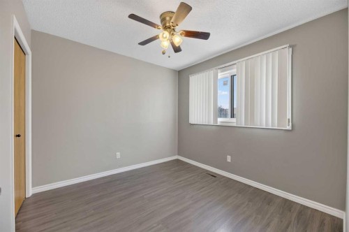 75 Everglade Drive Se, Airdrie, AB - Indoor Photo Showing Other Room