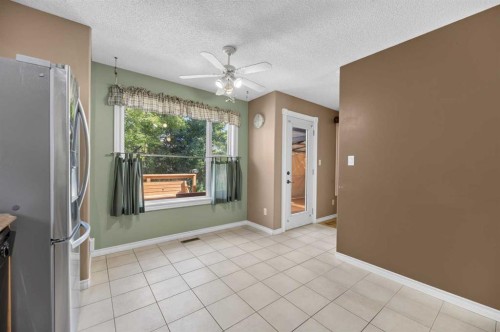 75 Everglade Drive Se, Airdrie, AB - Indoor Photo Showing Other Room