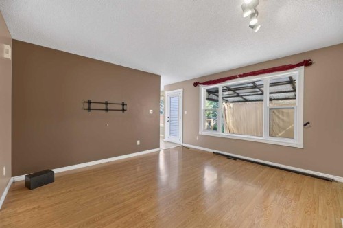 75 Everglade Drive Se, Airdrie, AB - Indoor Photo Showing Other Room