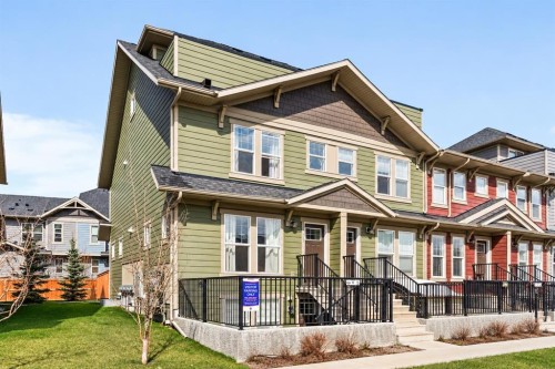 463 Cranbrook Square Se, Calgary, AB 
