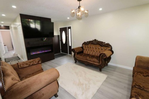 707 Malvern Drive Ne, Calgary, AB 