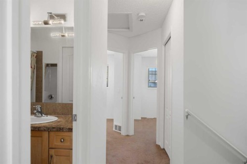 301 Strathaven Mews, Strathmore, AB - Indoor