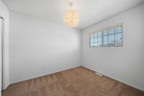 301 Strathaven Mews, Strathmore, AB - Indoor Photo Showing Other Room