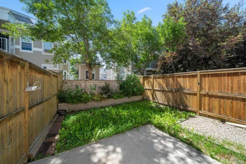 301 Strathaven Mews, Strathmore, AB - Outdoor