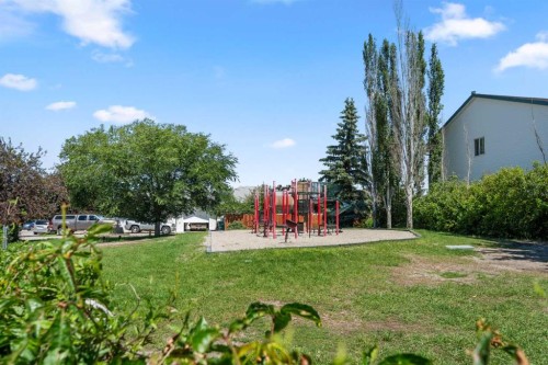 301 Strathaven Mews, Strathmore, AB - Outdoor