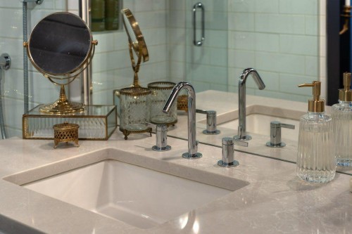 603-240 11 Avenue Sw, Calgary, AB - Indoor Photo Showing Bathroom
