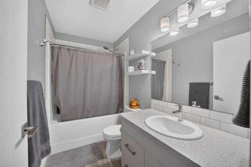 36 Cameron Close, Sylvan Lake, AB - Indoor Photo Showing Bathroom