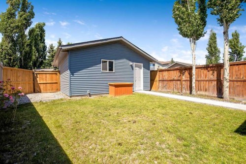 275 Everstone Drive Sw, Calgary, AB - Outdoor