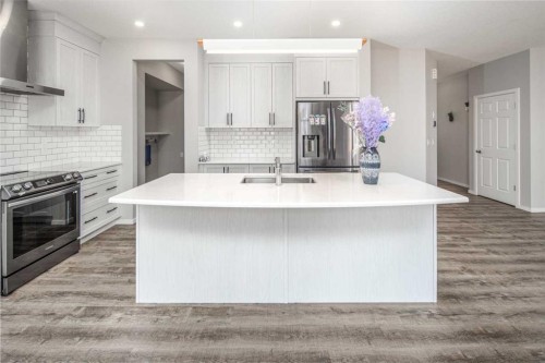 94 Yorkstone Heath Sw, Calgary, AB 