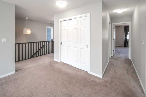 94 Yorkstone Heath Sw, Calgary, AB 