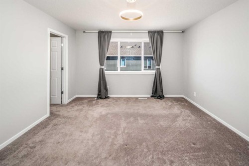 94 Yorkstone Heath Sw, Calgary, AB 