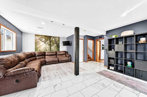32 Cimarron Meadows Way, Okotoks, AB - Indoor Photo Showing Other Room