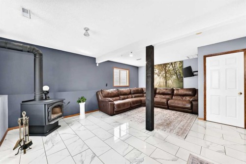 32 Cimarron Meadows Way, Okotoks, AB - Indoor Photo Showing Other Room