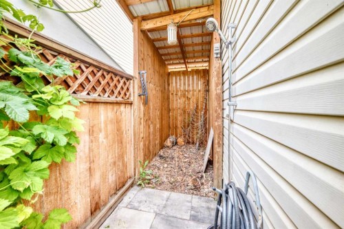 32 Cimarron Meadows Way, Okotoks, AB - Outdoor
