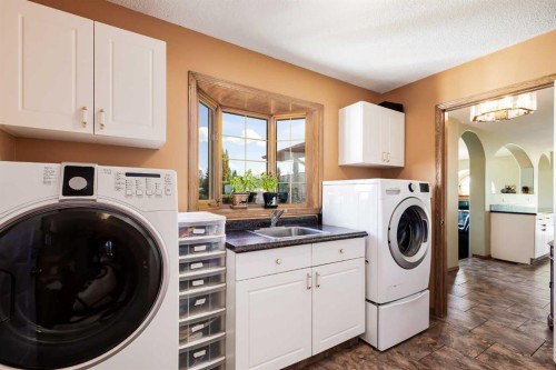 51328 Range Road 231, Sherwood Park, AB - Indoor Photo Showing Laundry Room