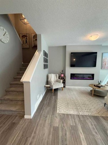 198 Howse Drive Ne, Calgary, AB 