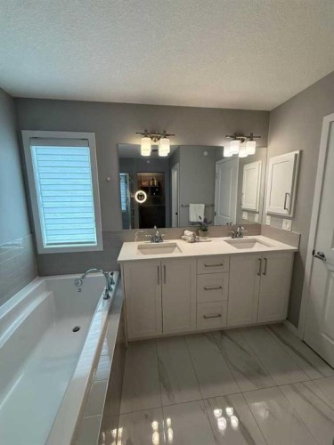 198 Howse Drive Ne, Calgary, AB 