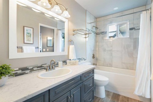 32 Beddington Road Ne, Calgary, AB - Indoor Photo Showing Bathroom