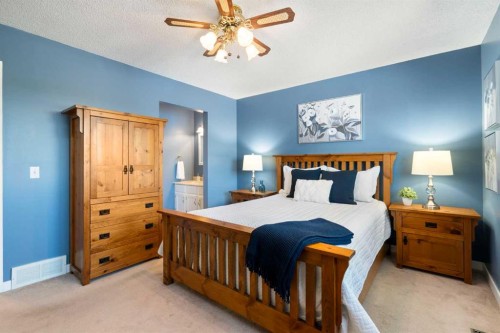 32 Beddington Road Ne, Calgary, AB - Indoor Photo Showing Bedroom