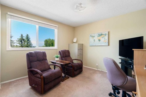 32 Beddington Road Ne, Calgary, AB - Indoor Photo Showing Office