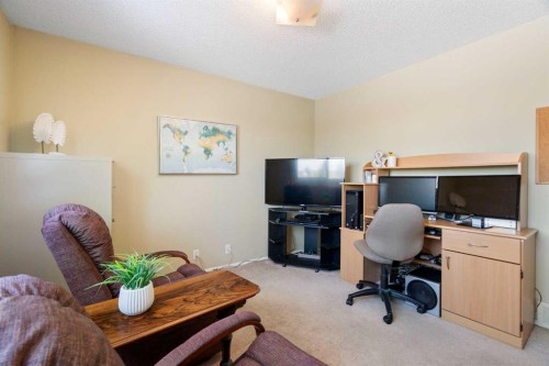 32 Beddington Road Ne, Calgary, AB - Indoor