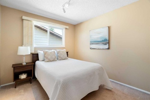 32 Beddington Road Ne, Calgary, AB - Indoor Photo Showing Bedroom