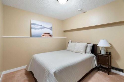 32 Beddington Road Ne, Calgary, AB - Indoor Photo Showing Bedroom