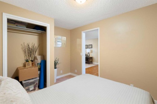 32 Beddington Road Ne, Calgary, AB - Indoor Photo Showing Bedroom