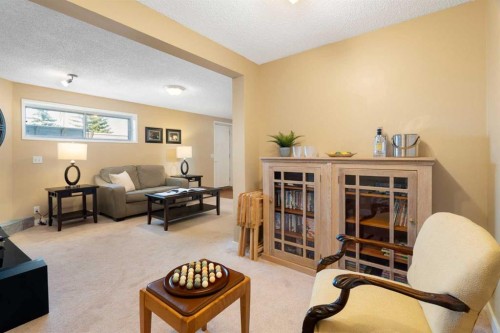 32 Beddington Road Ne, Calgary, AB - Indoor
