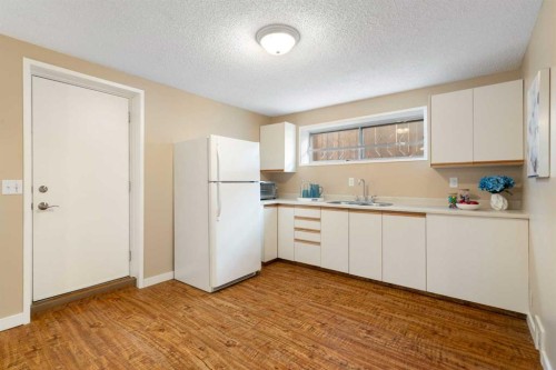 32 Beddington Road Ne, Calgary, AB - Indoor Photo Showing Kitchen With Double Sink