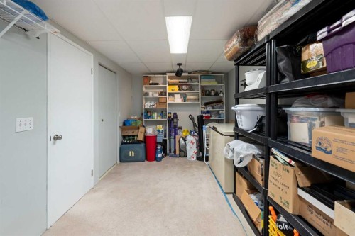 32 Beddington Road Ne, Calgary, AB - Indoor