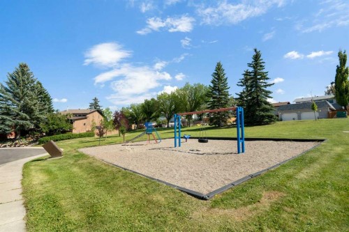 32 Beddington Road Ne, Calgary, AB - Outdoor