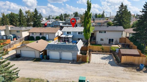 32 Beddington Road Ne, Calgary, AB - Outdoor