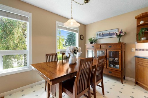 32 Beddington Road Ne, Calgary, AB - Indoor Photo Showing Dining Room