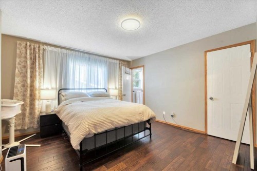 26 Strathford Close, Strathmore, AB - Indoor Photo Showing Bedroom