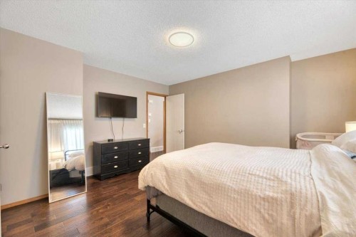 26 Strathford Close, Strathmore, AB - Indoor Photo Showing Bedroom