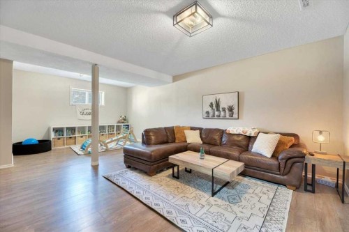 26 Strathford Close, Strathmore, AB - Indoor Photo Showing Living Room