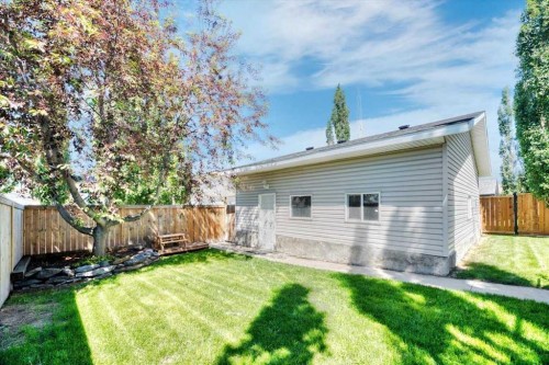 26 Strathford Close, Strathmore, AB - Outdoor