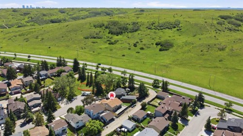43 Beaconsfield Place Nw, Calgary, AB 