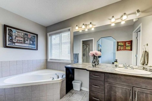 11 Cranfield Link Se, Calgary, AB 