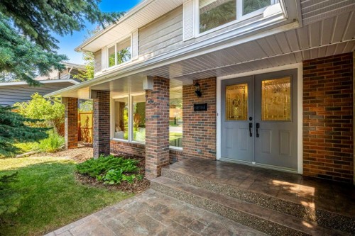 120 Lake Placid Road Se, Calgary, AB - Outdoor