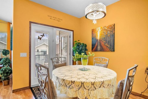41 Stromsay Gate, Carstairs, AB - Indoor Photo Showing Dining Room
